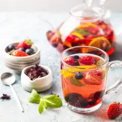 Ile kofeiny ma herbata owocowa? Odkryj, dlaczego jest bezpieczna dla Ciebie